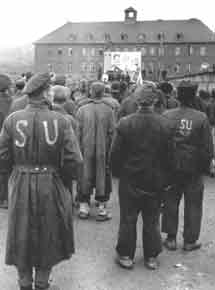 Фото 30. Лагерь Stalag VI-A Хемер. фото 3.<br>
 Митинг после освобождения.